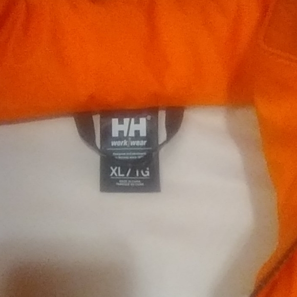 Helly Hansen - Picture 3 of 5